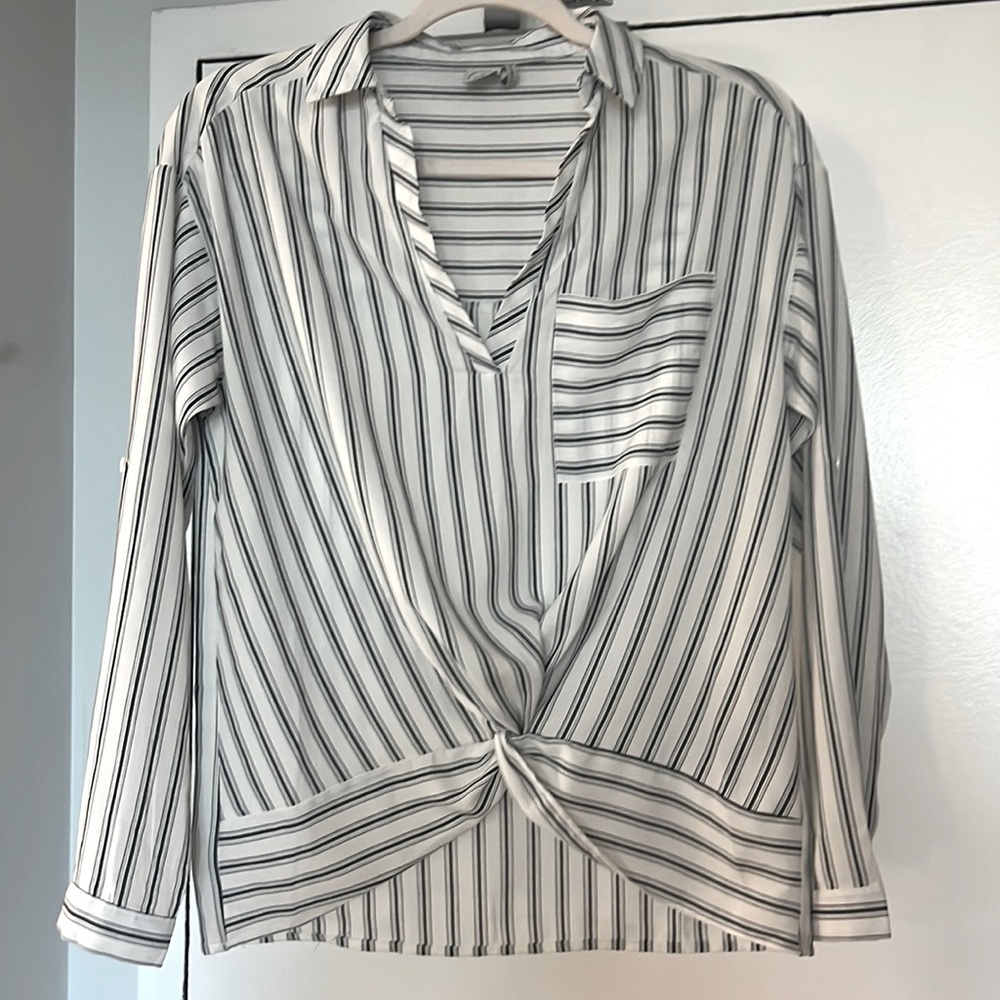 PAPER CRANE Tie Blouse. White Slate Blue Stripes. EUC Sz S
